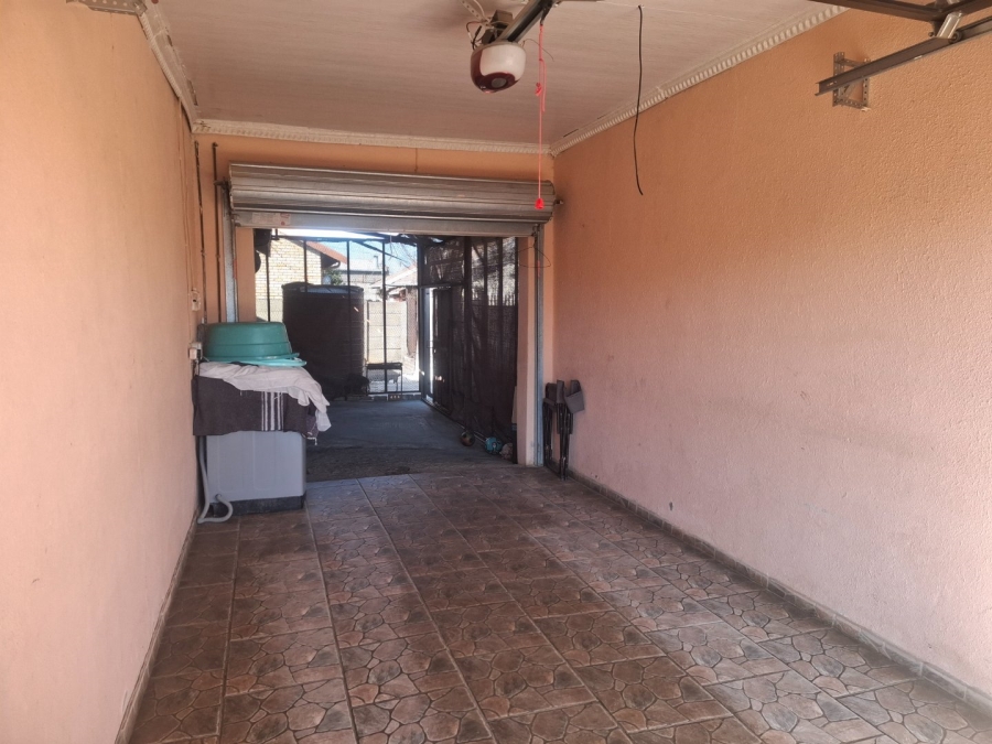 3 Bedroom Property for Sale in Maokeng Free State